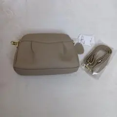 新品ノーリーズ　ダブルファスナー 　ショルダーバック　ストラップつき