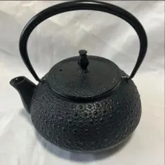 釜師 熊谷健次郎作 鉄瓶 南部鉄器 霰 アラレ ひねり鉉 急須 平丸型