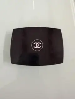 CHANEL LES 5 OMBRES DE CHANELのサムネイル