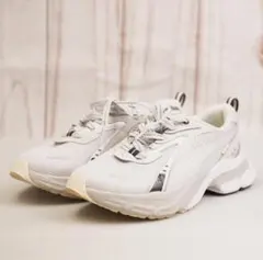 ランニングシューズ スニーカー