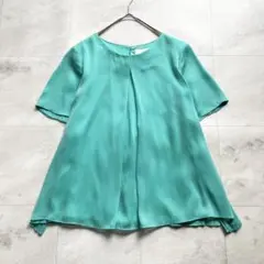 【美品】自由区　バックプリーツ　プルオーバーブラウス　裏地付き　Mのサムネイル