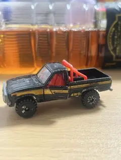 トミカ　No.61　トヨタ ハイラックス 4WD　ミニカー