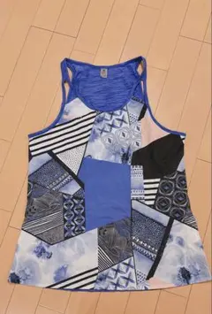 【週末値下】ROXY⭐︎ロキシー　ヨガウェア　タンクトップMのサムネイル