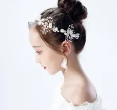 パールと花飾りのヘアアクセサリー