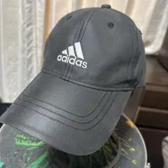 adidas 6パネル　ブラック　キャップ