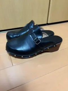 niko and•••/黒 スタッズ付き サボサンダル