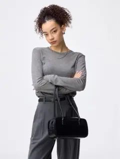 GU ソフトシアークルーネックT