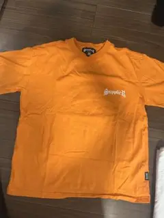 オレンジ Tシャツ ロゴ入り