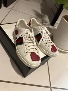 GUCCI ハートモチーフ スニーカーのサムネイル