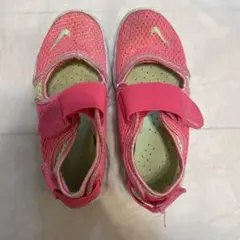 NIKE ピンク スリッポンシューズ　19センチ