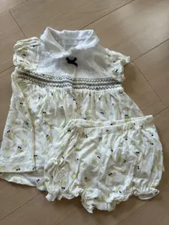 花柄ワンピースとショートパンツセット