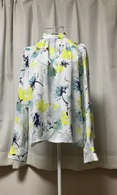 ほぼ未使用✨PINKY&DIANNE ルミナスフラワープリント 長袖ブラウス M