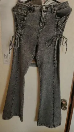 グレー サイドレースアップ ブーツカットデニム