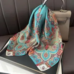 シルク100% ペイズリー柄　スカーフ 大判　エスニック柄絹製　バンダナ　高級感