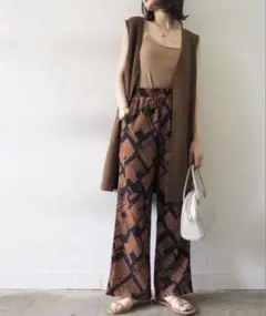 幾何学模様 ワイドパンツ
