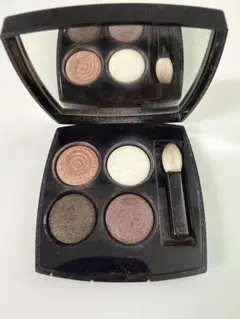CHANELレキャトルオンブル35