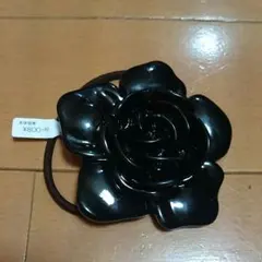 黒いバラのヘアゴム
