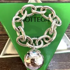激レア BOTTEGA VENETA 極太 チャンキー チェーン ブレスレット - メルカリ