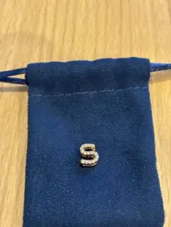 テイクアップ　プレジャー　イニシャルチャーム「S」