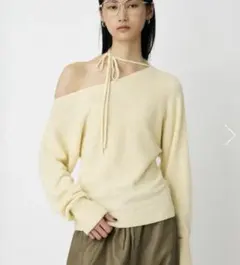 ONE SHOULDER ニットトップス　O/WHT