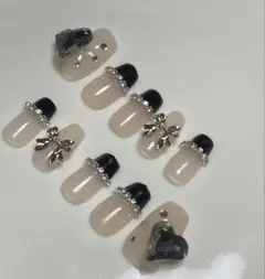 ブラックフレンチガーリー、量産型、韓国風、ワンホンネイル♡