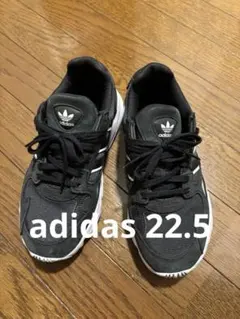 adidas ファルコン スニーカー22.5のサムネイル