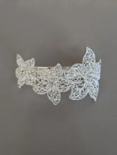 ヘアーアクセサリー　シルバーバレッタ