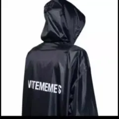 2025年最新】vetements レインコートの人気アイテム - メルカリ