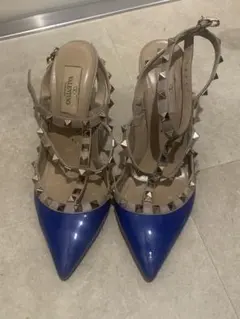 Valentino スタッズエナメルパンプス　ブルー
