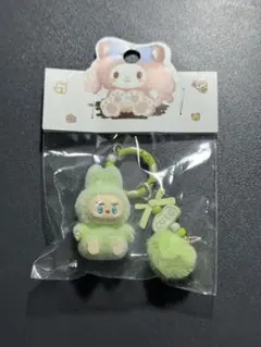 ラブブLabubu 緑色　キーホルダー大人気 ストラップ