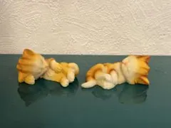 寝ている猫のフィギュア 2体セット