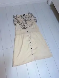 フリルノースリーブチュニックワンピースのサムネイル