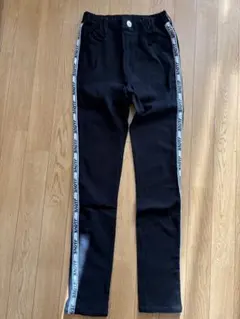 J.LOVE サイドストライプ ブラックロングパンツ