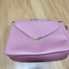 ピンク フラップ付きショルダーバッグ