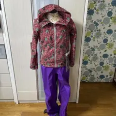 フード付きジャンパー、パンツセットHELLY HANSEN、Colombia