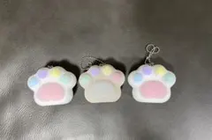 肉球　キーホルダー　3点　白/ホワイト　茶色/ブラウン