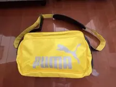 美品　PUMA イエロー 自立可能ショルダーバッグ