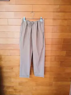 マルシャルテル 美品 テンセルナイロンパンツ ウエストゴム アンクル丈 ギャザーのサムネイル