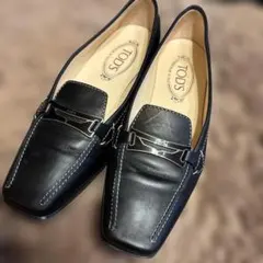 TOD'S トッズ レザー ローファー ブラックのサムネイル