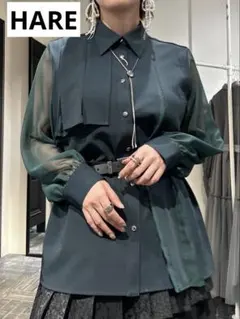 HARE シアーキリカエプリーツシャツ　 ダークグリーン 長袖シャツ フリル付き