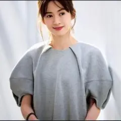 発送前更に→大幅お値下げ→新品ellaSTORYコラボ 衿スカラッププルオーバー