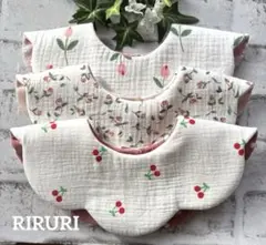 No.221 もくもく花びらスタイ　ハンドメイド