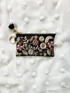 インド刺繍リボンポーチ 花柄　11cmファスナー使用　リップ入れ　キーホルダー