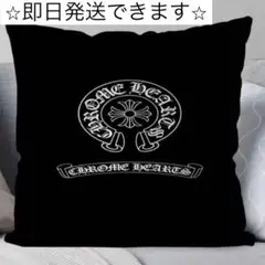 新品未使用⭐︎ クロス　ロゴクッションカバー　ブラック