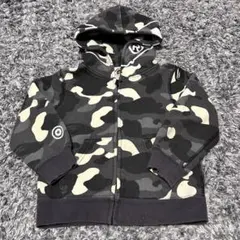 美品　A BATHING APE アベイシングエイプ　パーカー カモフラ　100