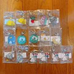TOMOO アクリルキーホルダー まとめ売り 10個 バラ売り不可 - メルカリ