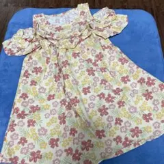 花柄オフショルダーワンピース
