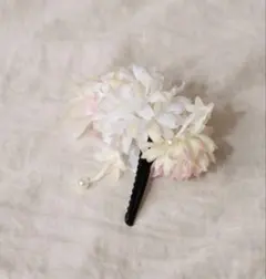 【大幅値下げ中！】 ヘアアクセサリー 華やかな花モチーフ