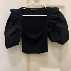 ZARA ブラック フリル付きパフスリーブ