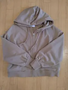 パーカー ベージュ